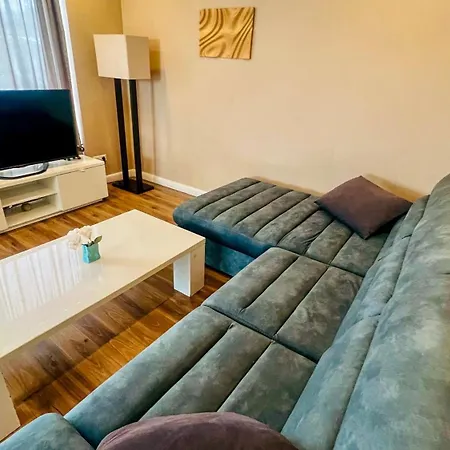 Zen Sunset Loft - Private Terrace - Forrest Views 부쿠레슈티