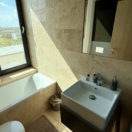 Zen Sunset Loft - Private Terrace - Forrest Views Διαμέρισμα